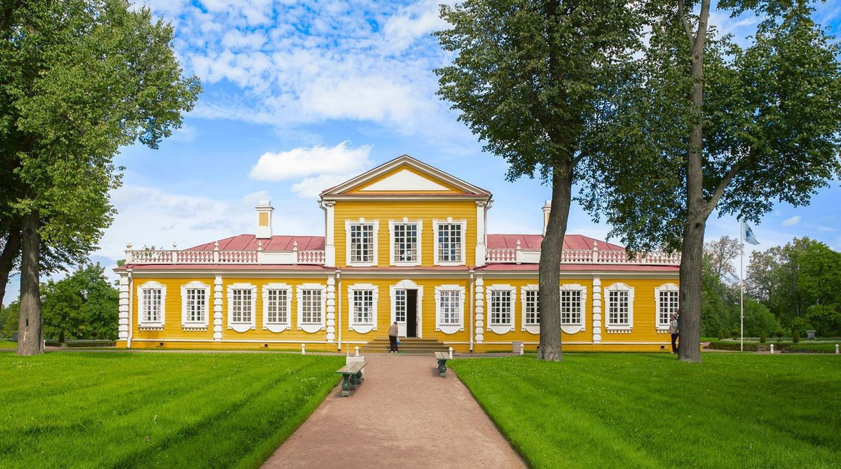 Илл. 6. Деревянный дворец Петра I в Стрельне.